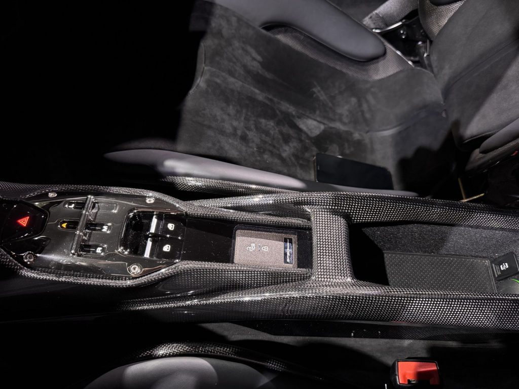 mobilede-10416044588e3a16a3b13796ab49a275