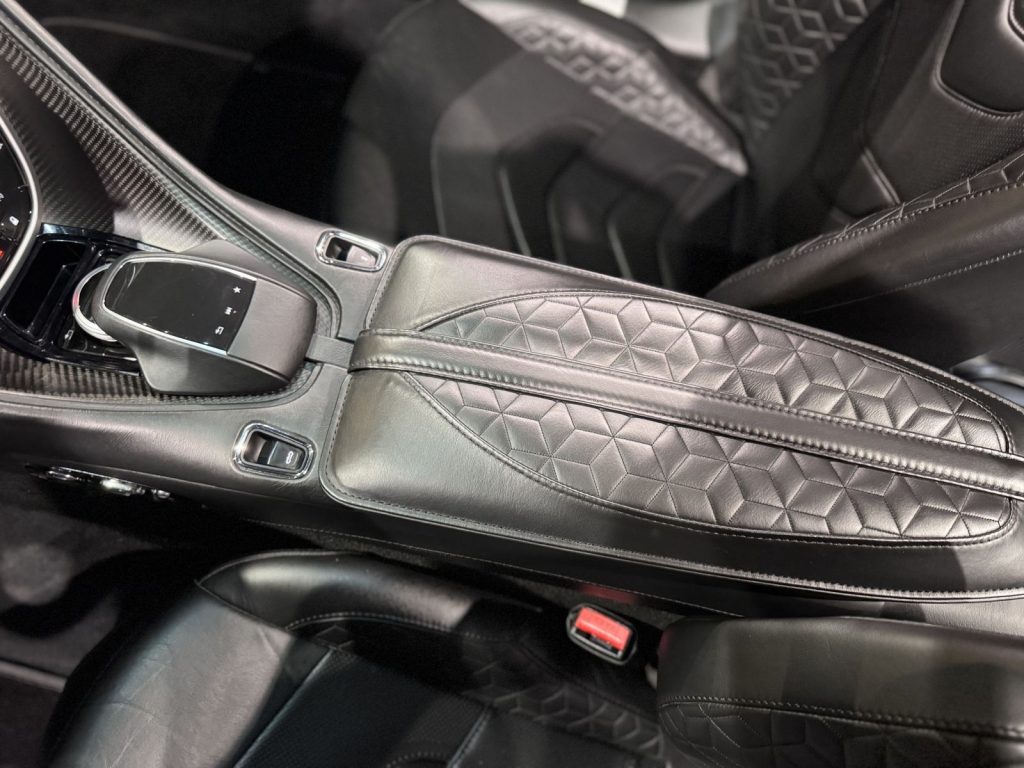 mobilede-f858134e27817a9544a683386785fa0d