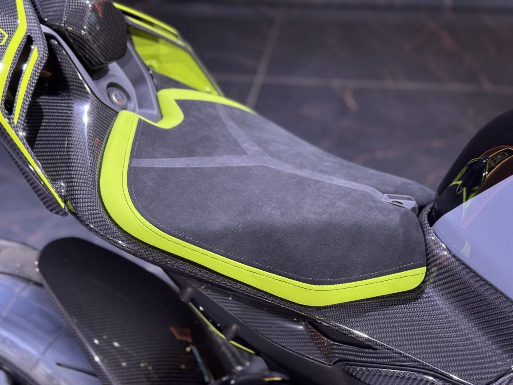 mobilede-220bf0b4b47c0711a65325bc949ae398