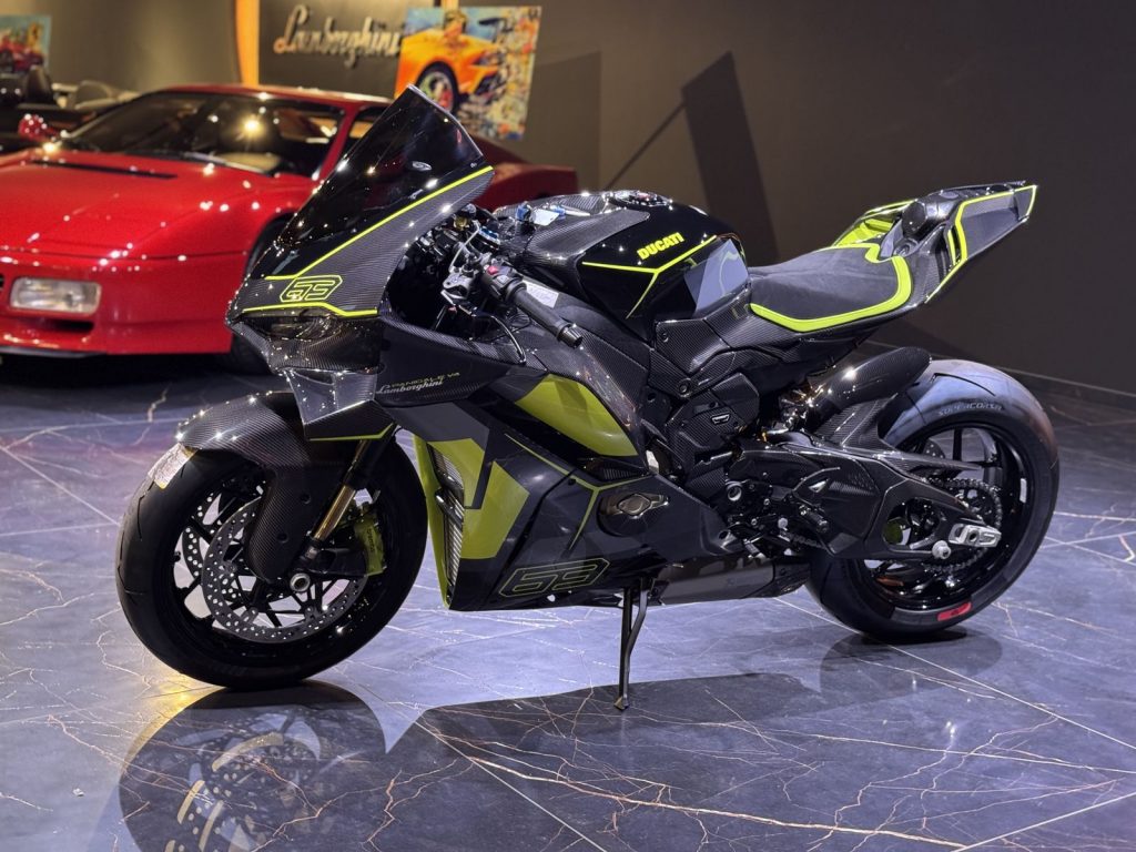 mobilede-a06b934ebcb673c8cdae97da236f3bab